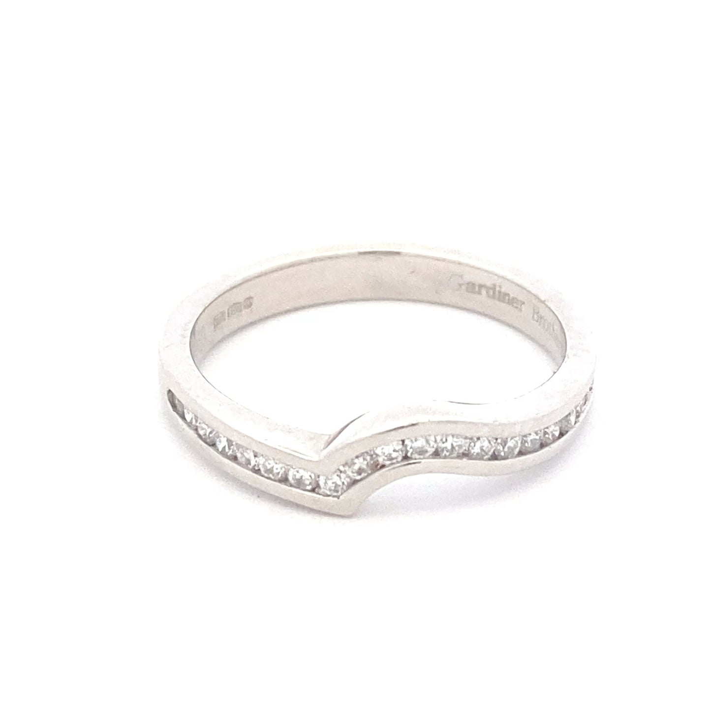 Round Brilliant Cut Diamond Shaped Wedding Band