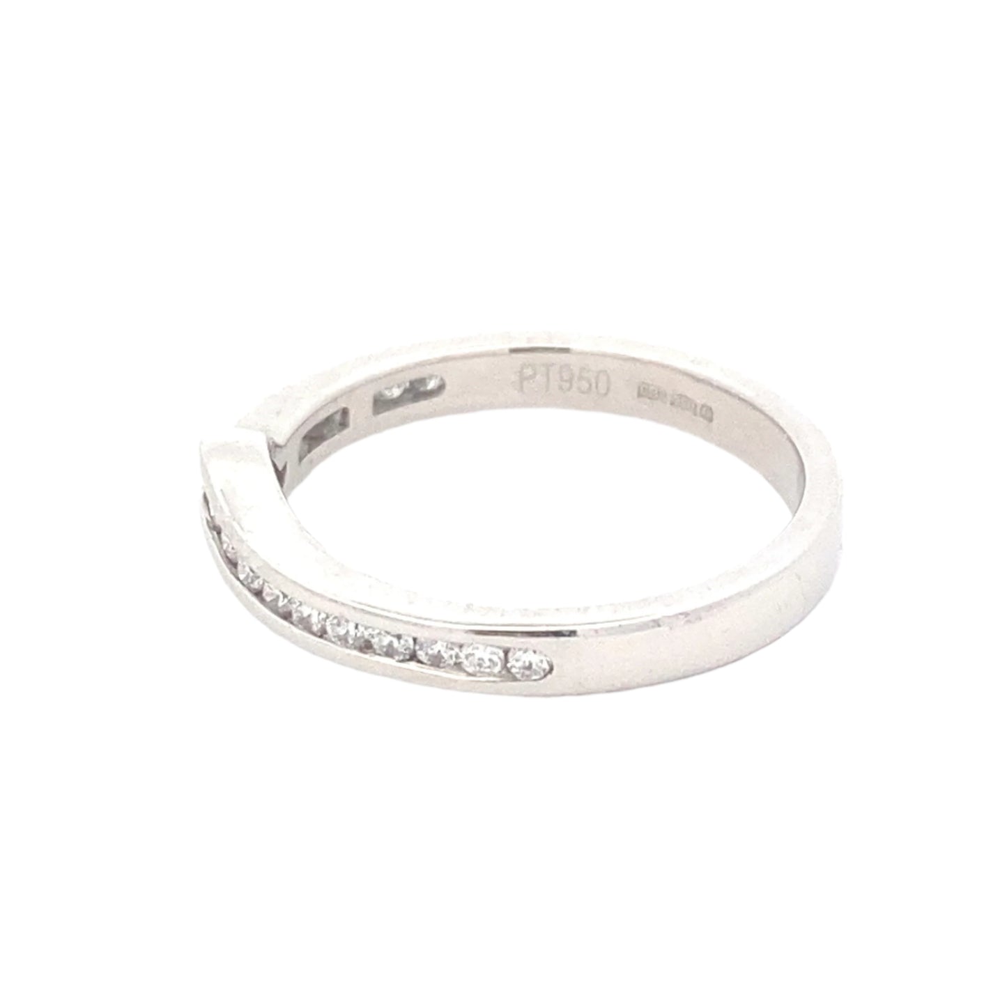 Round Brilliant Cut Diamond Shaped Wedding Band