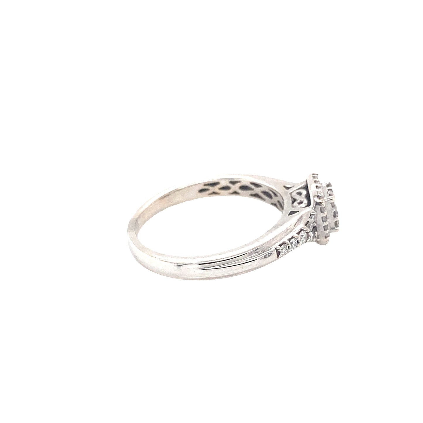 Round Brilliant Cut Diamond Cluster Ring