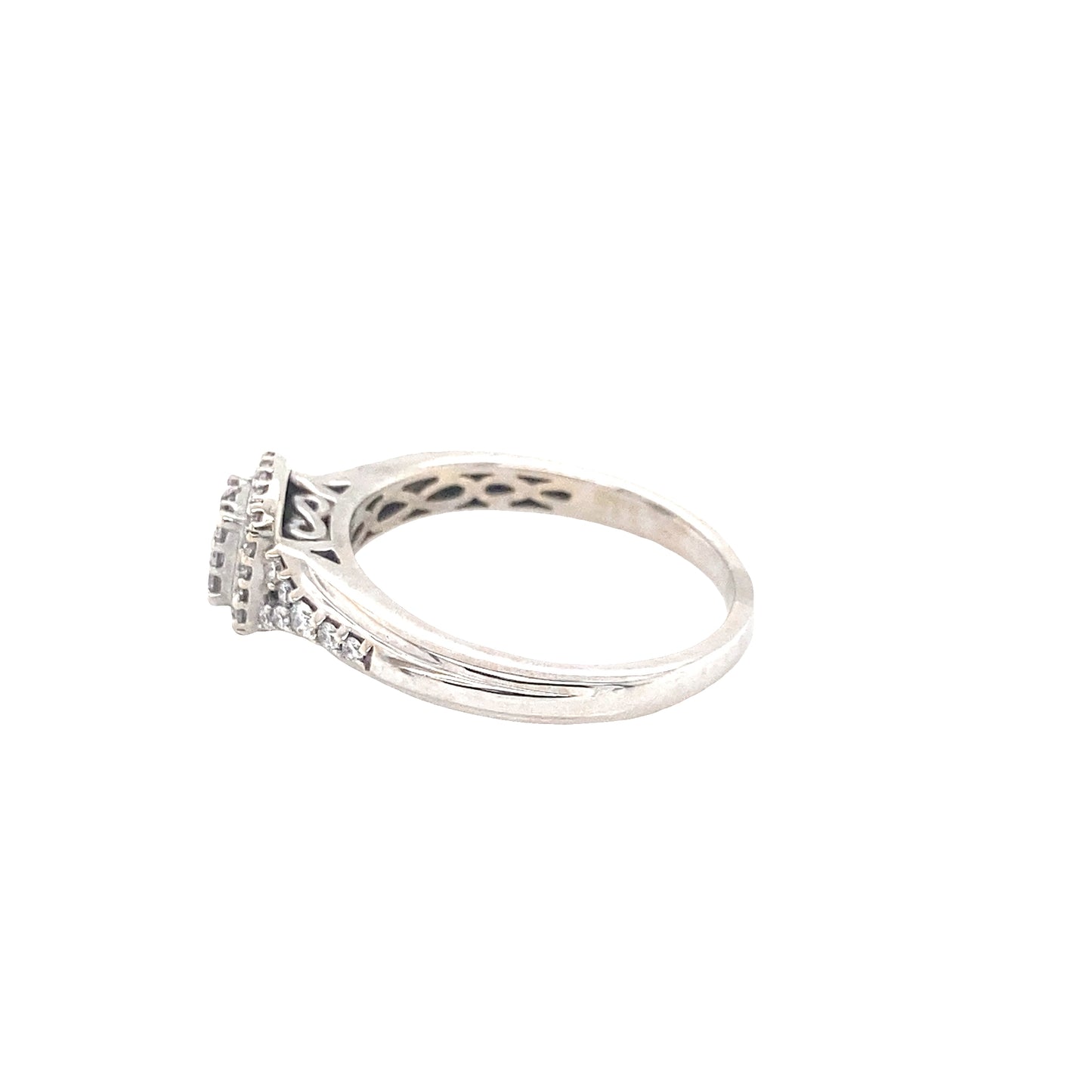 Round Brilliant Cut Diamond Cluster Ring