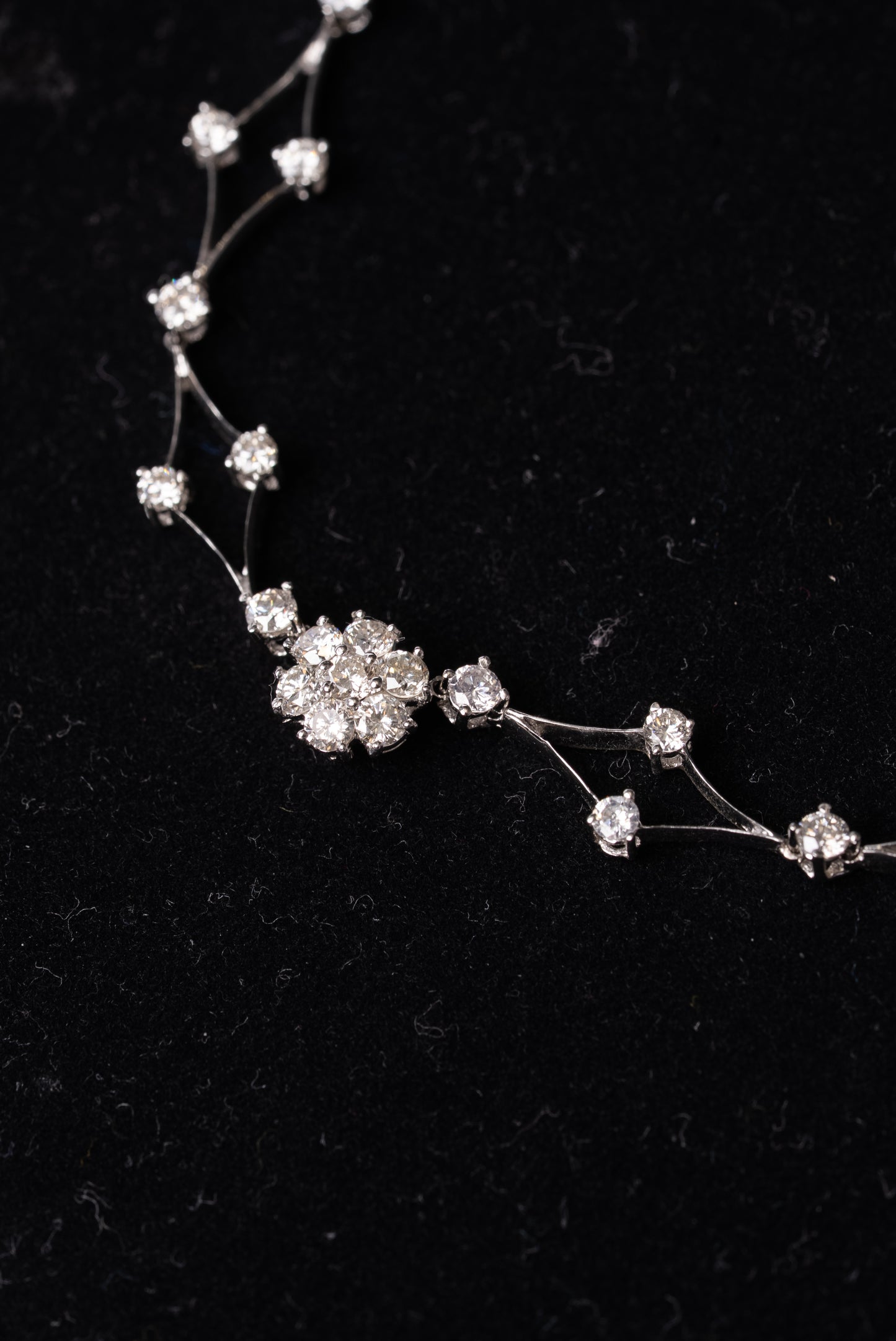 18ct White Gold Diamond Set Necklace