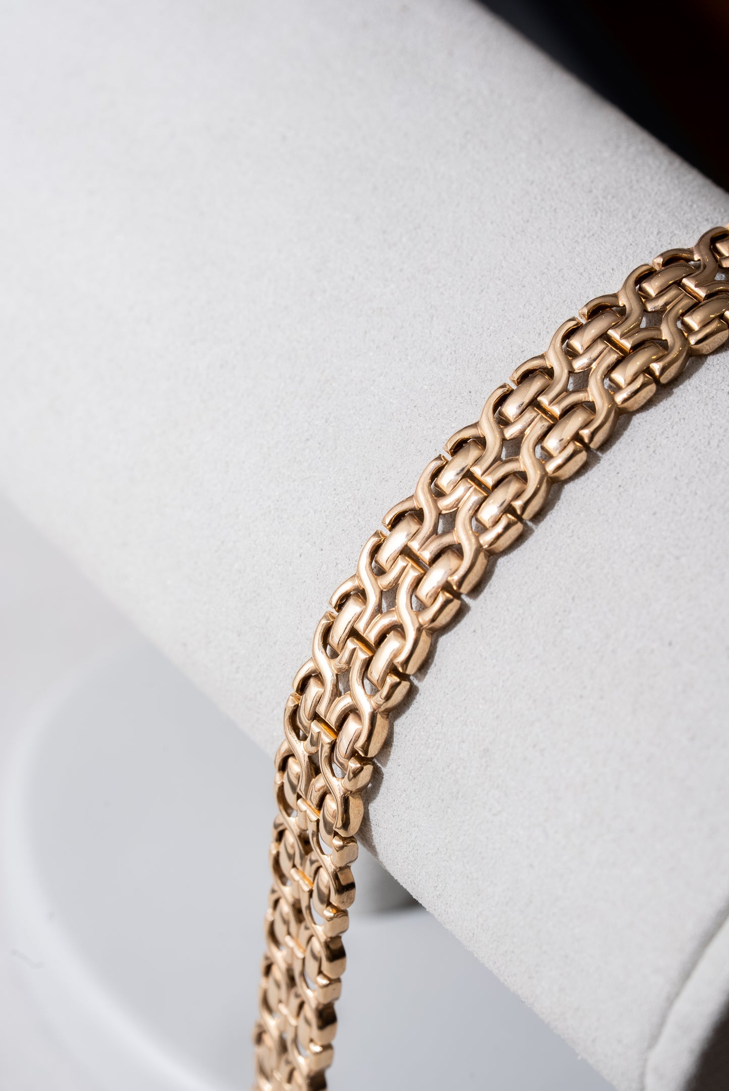 9ct Old Gold, Fancy Link Bracelet - 14 grams