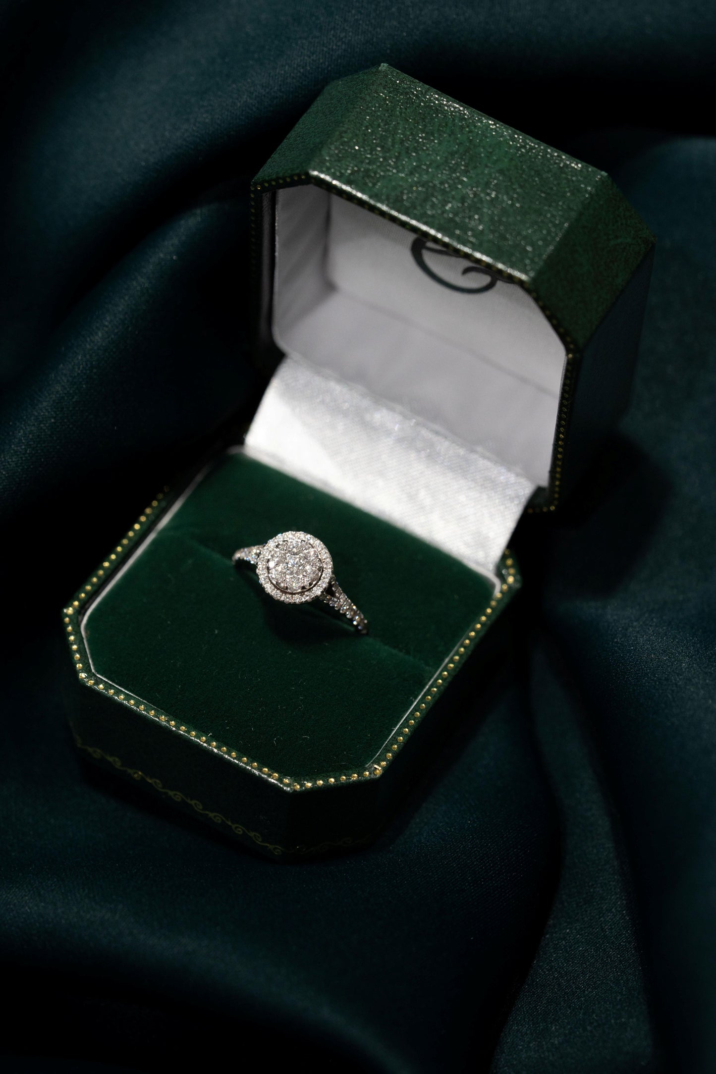 Round Brilliant Cut Diamond Cluster Ring