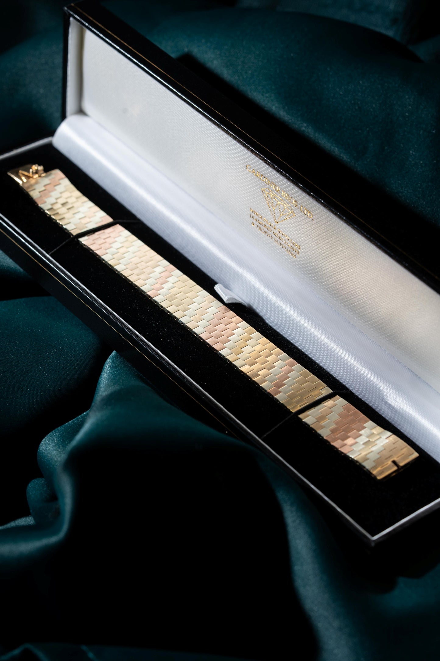9ct 3 Tone Bracelet - 45g