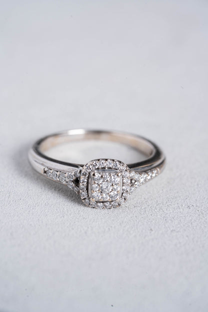 Round Brilliant Cut Diamond Cluster Ring