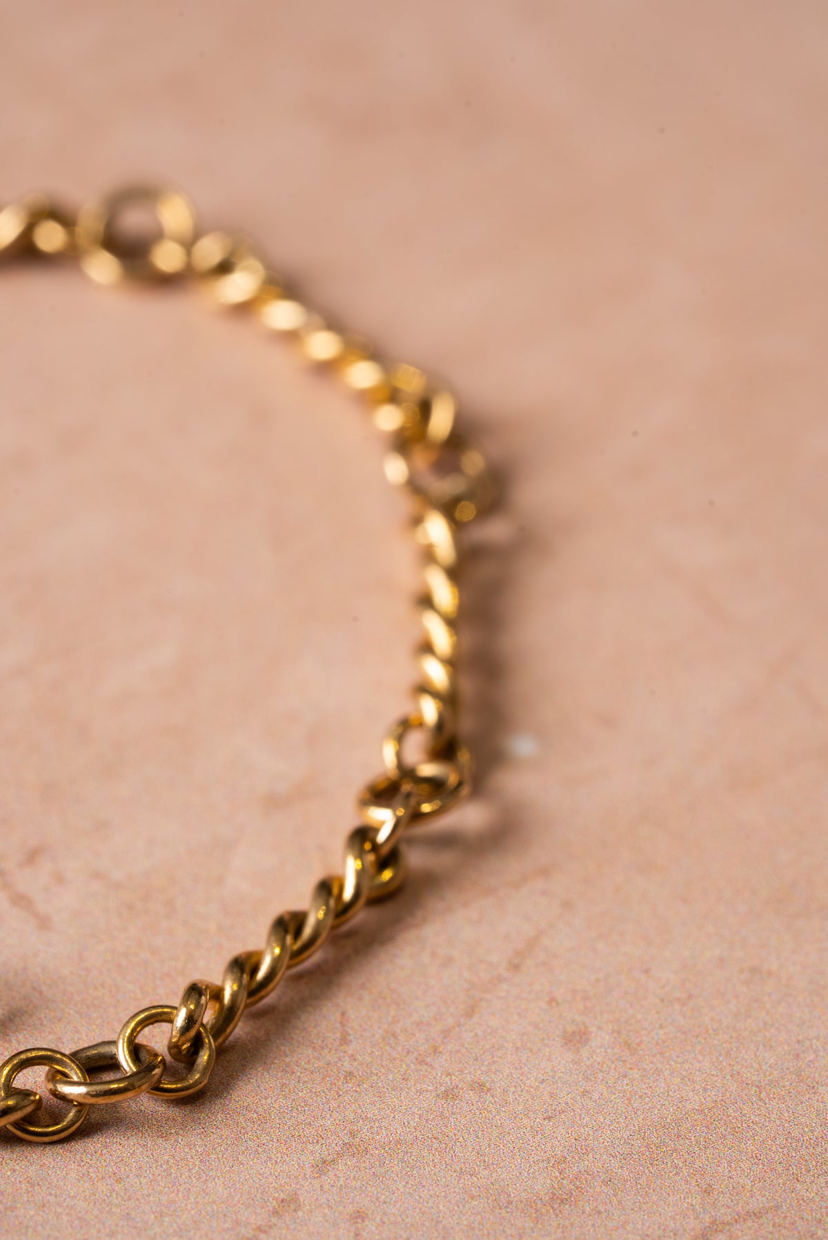 9ct Yellow Gold Twist Bracelet - 6.1g