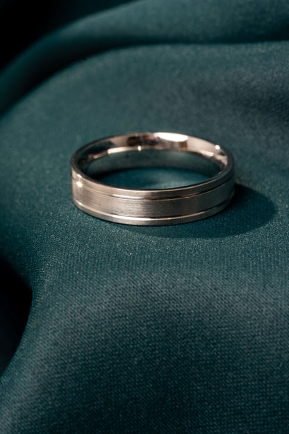Gents Platinum Satin Finish Wedding Ring