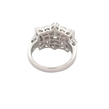 Emerald and Round Brilliant Cut Diamond Cluster Ring