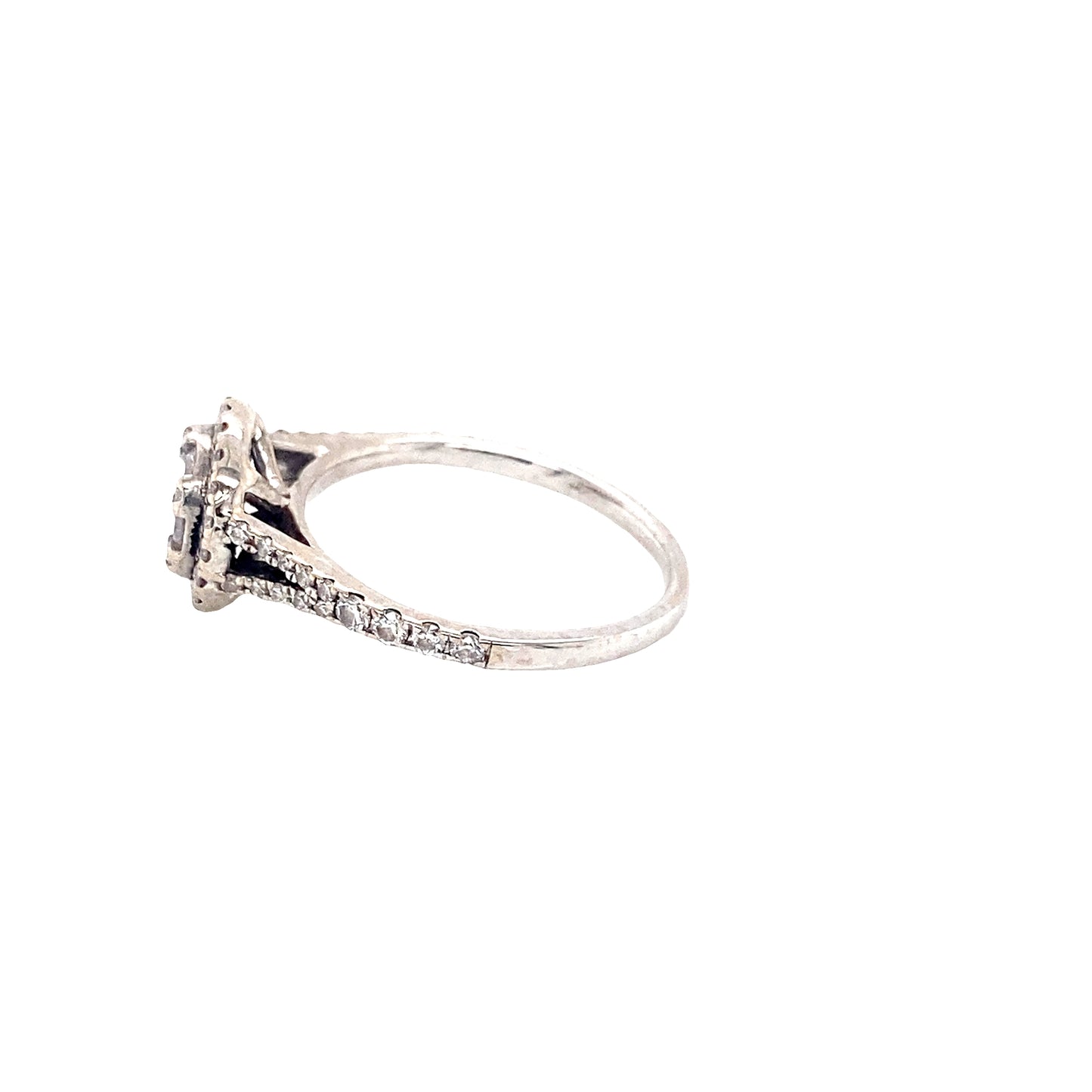 Round Brilliant Cut Diamond Cluster Ring