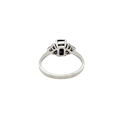Sapphire and 6 Round Brilliant Cut Diamond Ring