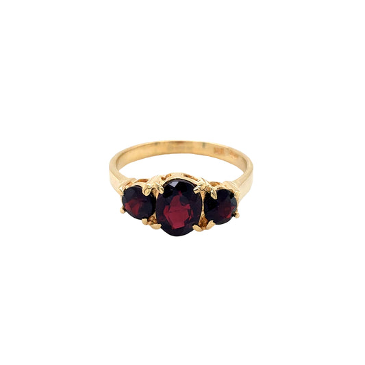 18ct Yellow Gold, Garnet 3 Stone Ring