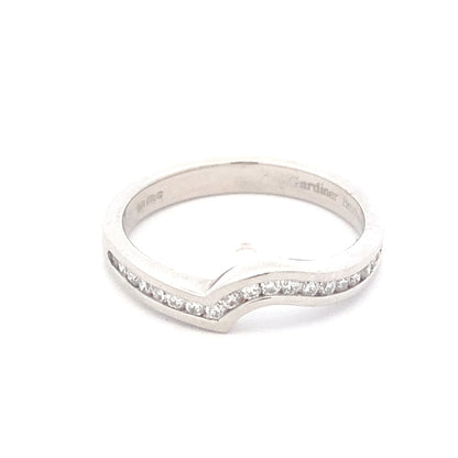 Round Brilliant Cut Diamond Shaped Wedding Band